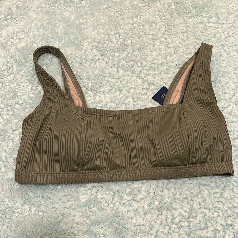 NWT Aqua Couture Swim Top Size Large